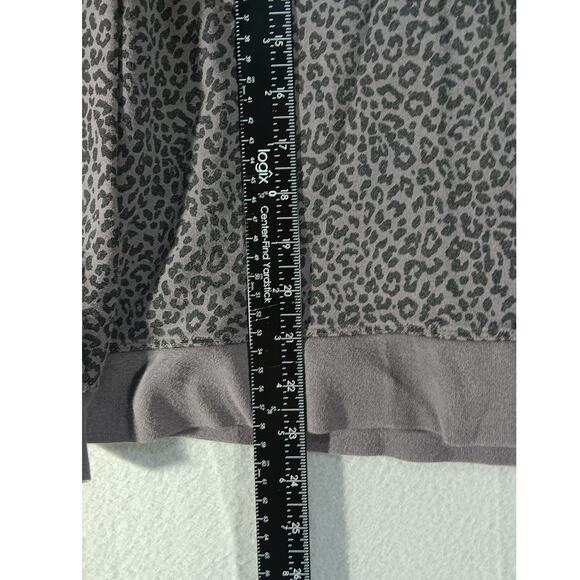 J.Crew Women’s XL Leopard Print Sweatshirt Gray Black Pullover Top Casual - Picture 2 of 7